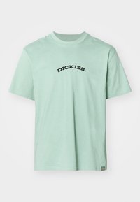 Unselected, iceberg green
