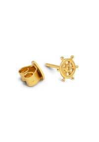 Pendientes de oro con un diseño de rueda de barco. La rueda presenta un corte circular central y acentos redondeados. La parte posterior tiene una forma redondeada simple.