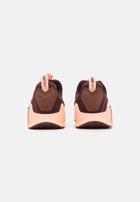 Nike Performance FREE METCON 6 - Tenisice za trening - burgundy crush/dark pony/crimson tint