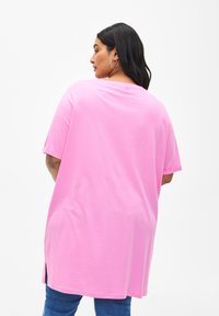 Zizzi SINGLE WITH V-NECK - T-shirts basic - rosebloom