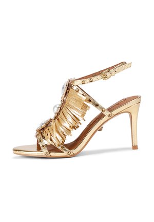 - Sandały na obcasie