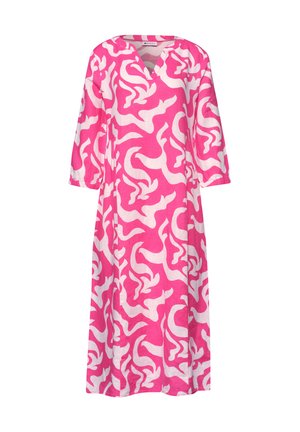 Volné růžové a bílé dlouhé šaty s abstraktním vzorem, tříčtvrtečními rukávy a výstřihem do V.