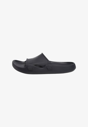 Sort slip-on sandal lavet af tekstureret gummi, med rund tå, åben hæl og diskrete skridsikre mønstre på sålen.