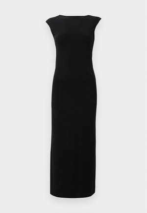 Μαύρο, χωρίς μανίκια μακρύ φόρεμα με στρογγυλή λαιμόκοψη, φτιαγμένο από λείο ύφασμα. Διαθέτει εφαρμοστό κορσέ και ίσια γραμμή που επεκτείνεται ως το πάτωμα.