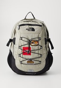 Unselected, clay grey/tnf black