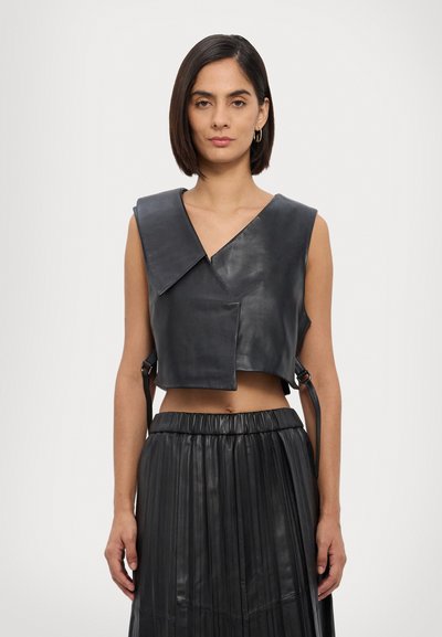 STUDIO ID Vest - nappa black