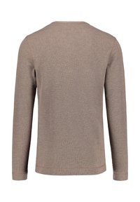 T-shirt à manches longues de couleur marron clair, fabriqué dans un tissu texturé. Présente un col rond et des coutures le long de l'ourlet et des manches.