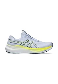 Baskets de course bleu clair avec un dessus texturé, accents jaunes et une semelle distinctive marquée 'FF BlastMAX', affichant un design épuré.