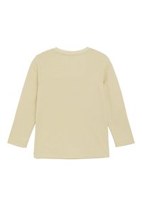 Beige Baumwollhemd mit langen Ärmeln und rundem Ausschnitt, von hinten vor einem weißen Hintergrund gezeigt.