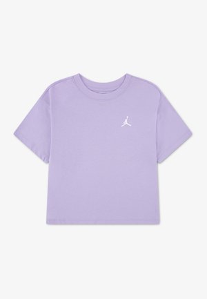 Tricou scurt lila cu mâneci scurte, guler rotund și logo alb mic Jumpman pe partea stângă a pieptului.