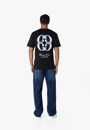 CLOSURE London, - T-shirt z nadrukiem