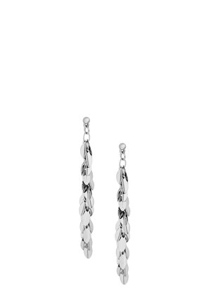 Langsølv øreringe med hængende led bestående af flere sammenkædede ovale og runde metalplader, der skaber en kaskadeeffekt.