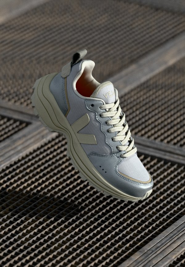 VENTURI II - Trainers - pearl pierre inox2