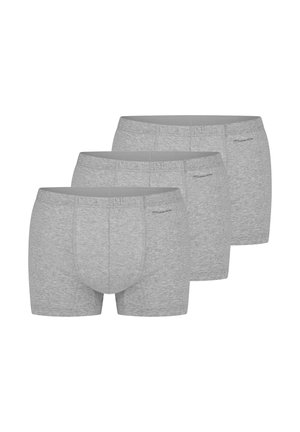 Tre grå bomulds herreboxershorts arrangeret i en trappestillet række, der viser for- og sidevisninger med subtile syningsdetaljer.