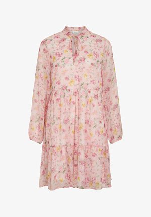 Lichtroze bloemenjurk met lange mouwen, een getailleerde taille, een geplooide rok en een striksluiting bij een ronde halslijn.