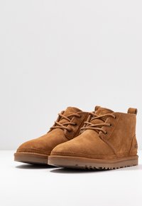 UGG NEUMEL - Ankelboots - chestnut