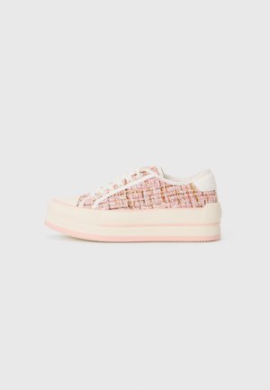 Low-top sneaker with pink and beige tweed fabric, white laces, and a thick beige sole with a thin pink stripe.