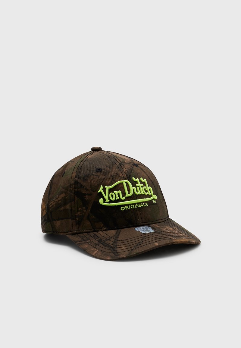 Casquette de baseball camouflage avec logo "Von Dutch Originals" jaune néon brodé sur le devant, présentée sur un fond uni.