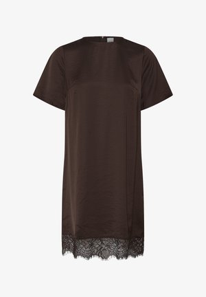 Robe marron foncé à manches courtes, coupe droite et bordure en dentelle le long de l'ourlet.