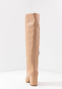mint&berry Botas - nude