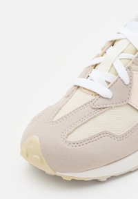 New Balance 327 - Tenisice za trening - beige/apricot
