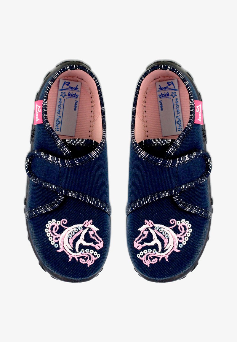 Navyblaue Jeans-Schuhe für Kinder mit einem funkelnden silbernen Rand, der pinke und weiße gestickte Einhornmuster an den Seiten zeigt.