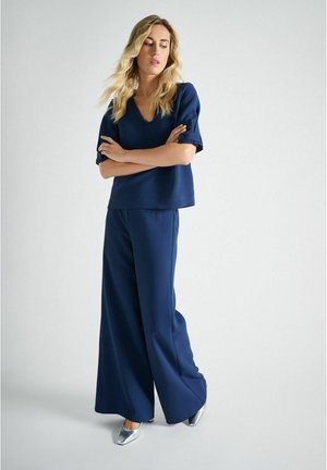 BLAUE WEITE HOSE - Pantalon classique - blauw