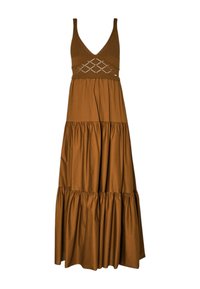 Robe maxi marron avec un haut en tricot et un décolleté en V, présentant une jupe à volants et des accents froncés, fabriquée en tissu doux.