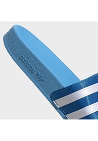 adidas Originals ADILETTE  - Natikače - blue