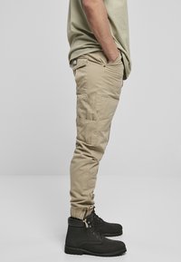 Southpole Cargobukse - khaki