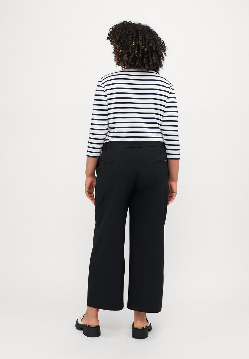 Tommy Hilfiger Curve WIDE CROP - Kalhoty - black