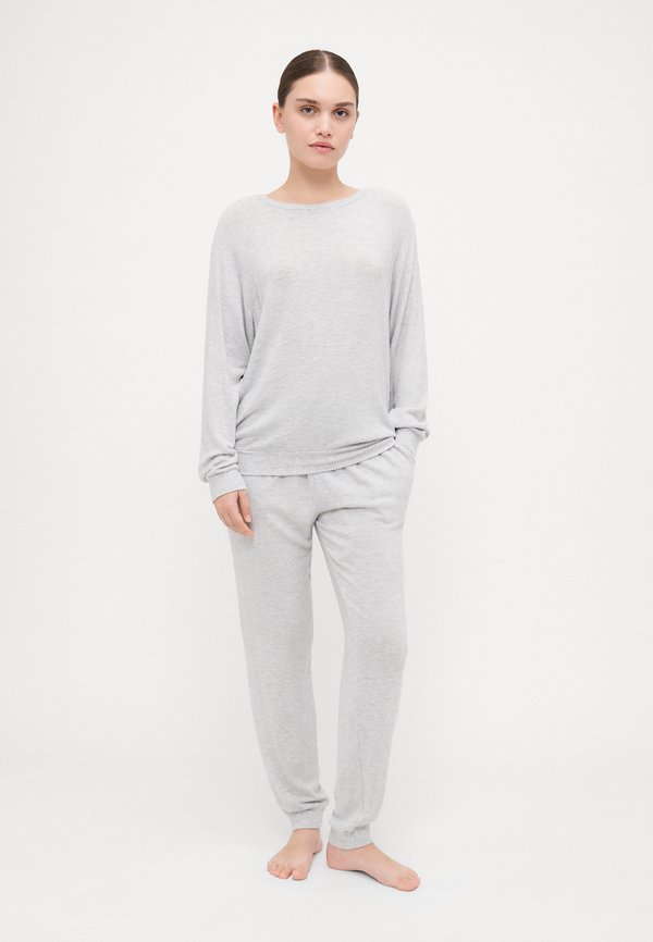 COZY TIME CREW NECK - Pyjama top2