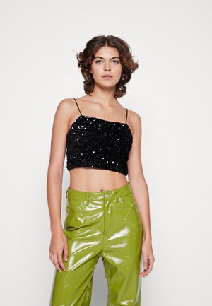 Pieces PCSIGGY CROPPED STRAP  - Tops - black