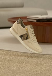 Επιλέχθηκε, panna/natur/schwarz