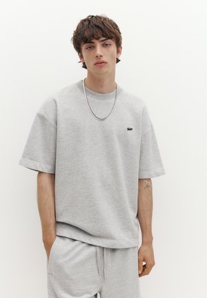 PULL&BEAR SHORT SLEEVE WITH LOGO - SWEATSHIRT - Jednoduché tričko - light grey