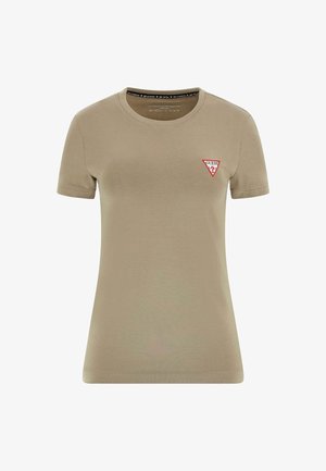T-shirt ajusté beige clair en coton, avec un col rond, des manches courtes et un petit logo triangulaire rouge sur la poitrine gauche.