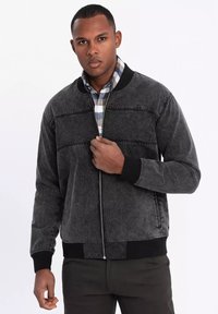 Unselected, black