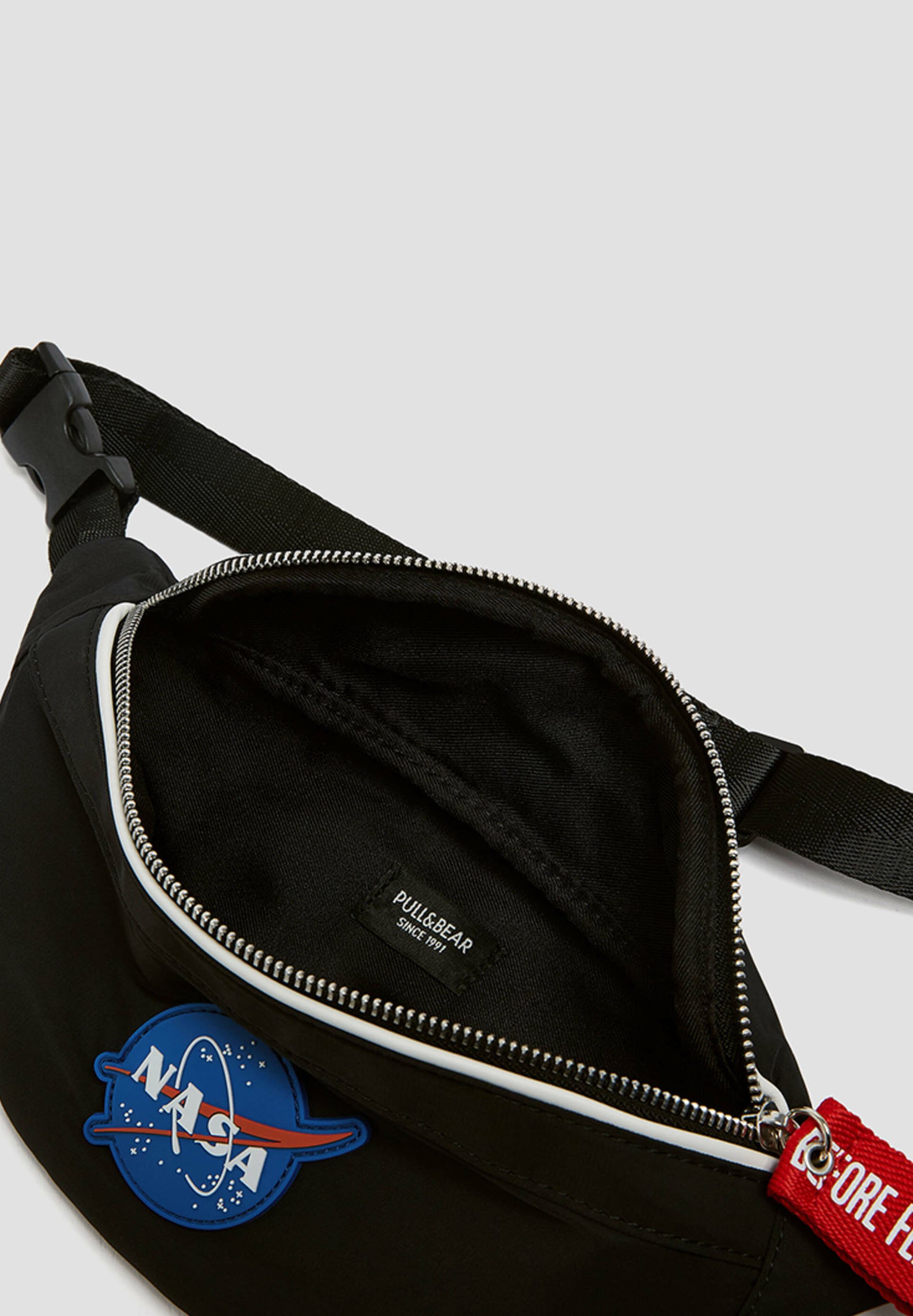 pull and bear nasa backpack