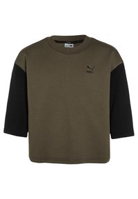 Felpa corta a maniche corte, corpo verde oliva con maniche nere, colletto a costine, presenta logo Puma ricamato in nero.