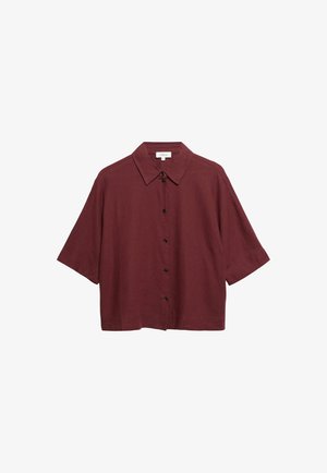 Korte mouwen, blouse met knopen in donker bordeaux met brede kraag en losse pasvorm, weergegeven op een witte achtergrond.