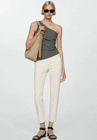 Mango Traperice uskog kroja - off-white