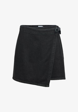 Sort denim mininederdel med omslagsstil, sidesløjfe og synlige syninger langs kant og taljebånd.