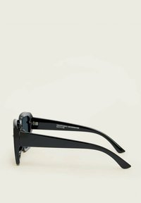 Stradivarius SQUARE RESIN - Sluneční brýle - black