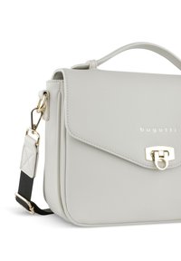 Grå syntetisk handväska med klaffstängning, gyllene detaljer och justerbar rem. Har en texturerad yta och logotypdetalj.