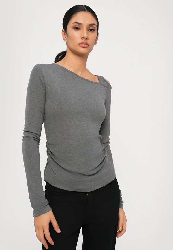 LYNIE - Long sleeved top2