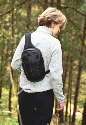 Larkson KLINT SLING - Tagesrucksack - black