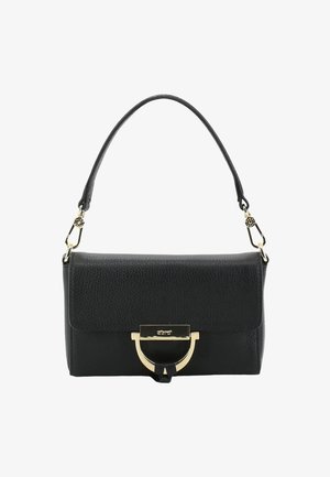 Schwarze Leder-Handtasche mit strukturiertem Design, ausgestattet mit einem Verschluss aus goldfarbenem Metall, einem oberen Griff und einer strukturierten Oberfläche.