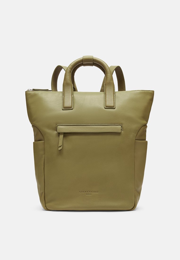 Grüne Leder-Tote mit doppelten Obergriffen, Reißverschluss, Fronttasche und glatter Textur. Verfügt über eine minimalistische Markenkennzeichnung am Boden.