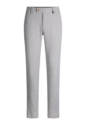 Hellgraue, schmal geschnittene Hose mit Gürtelschlaufen, einem Holzknopf und einem kleinen schwarzen Etikett in der Nähe des Bunds, auf weißem Hintergrund präsentiert.