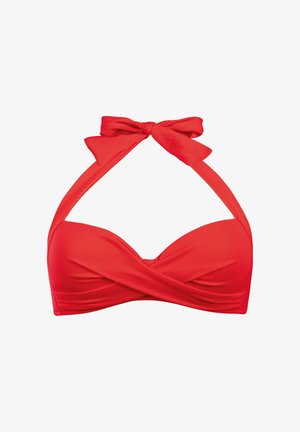 Czerwony teksturowany top bikini z wiązaniem na szyi typu halter i skręconym przodem, zaprojektowany do użytku jako strój kąpielowy.